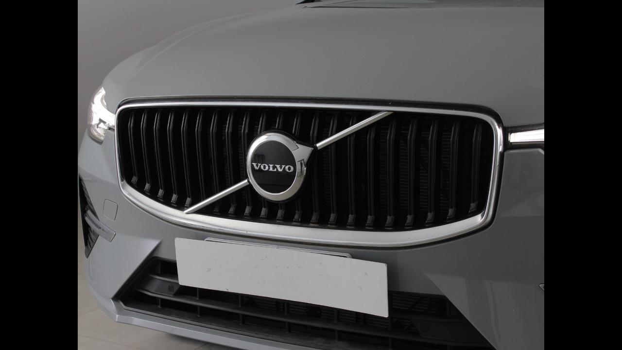 VOLVO XC60 CORE B4 AUT N1