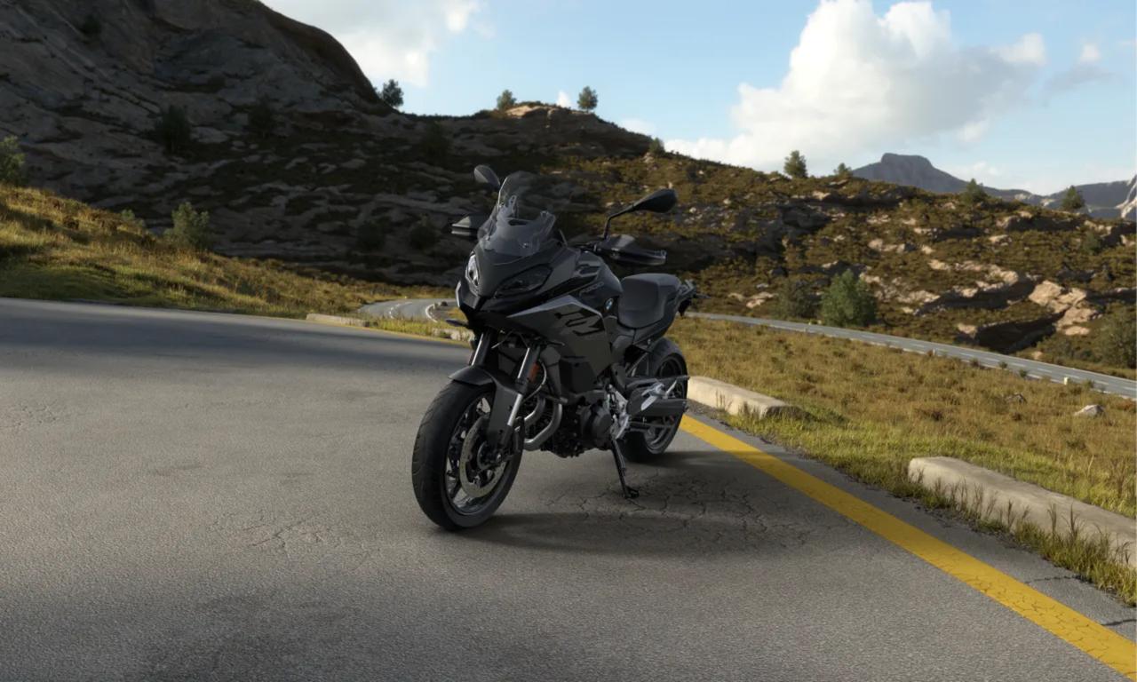 BMW F 900 XR Triple Black