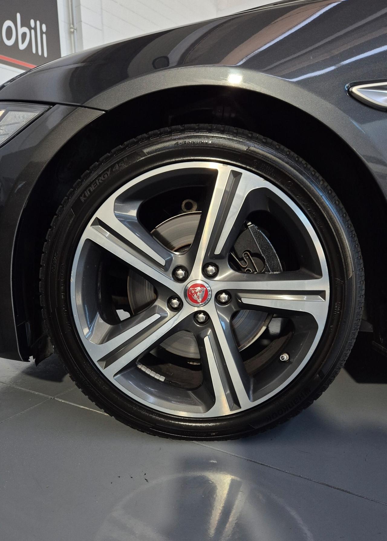 Jaguar XF R sport AWD 2.0d 179cv Automatica Navi Finanziabile