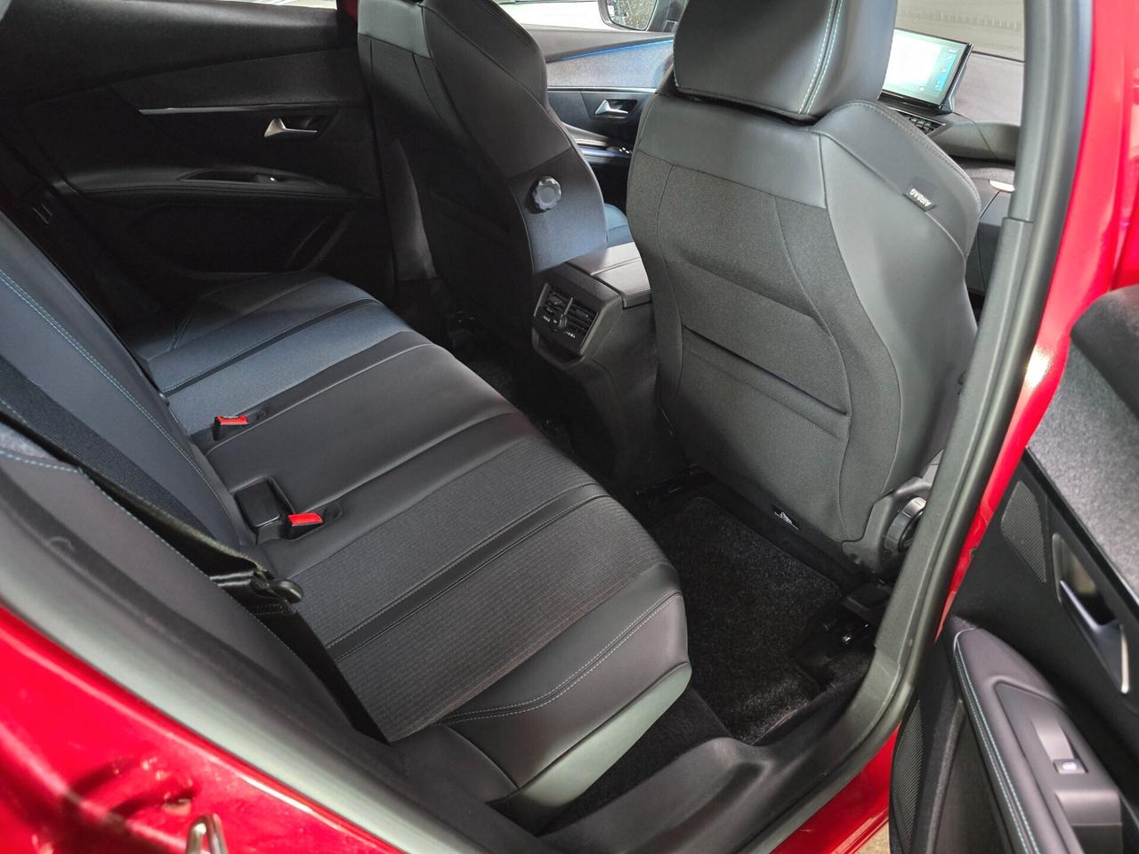 Peugeot 3008 EAT8 Allure Pack SENZA VINCOLI FINANZIARI