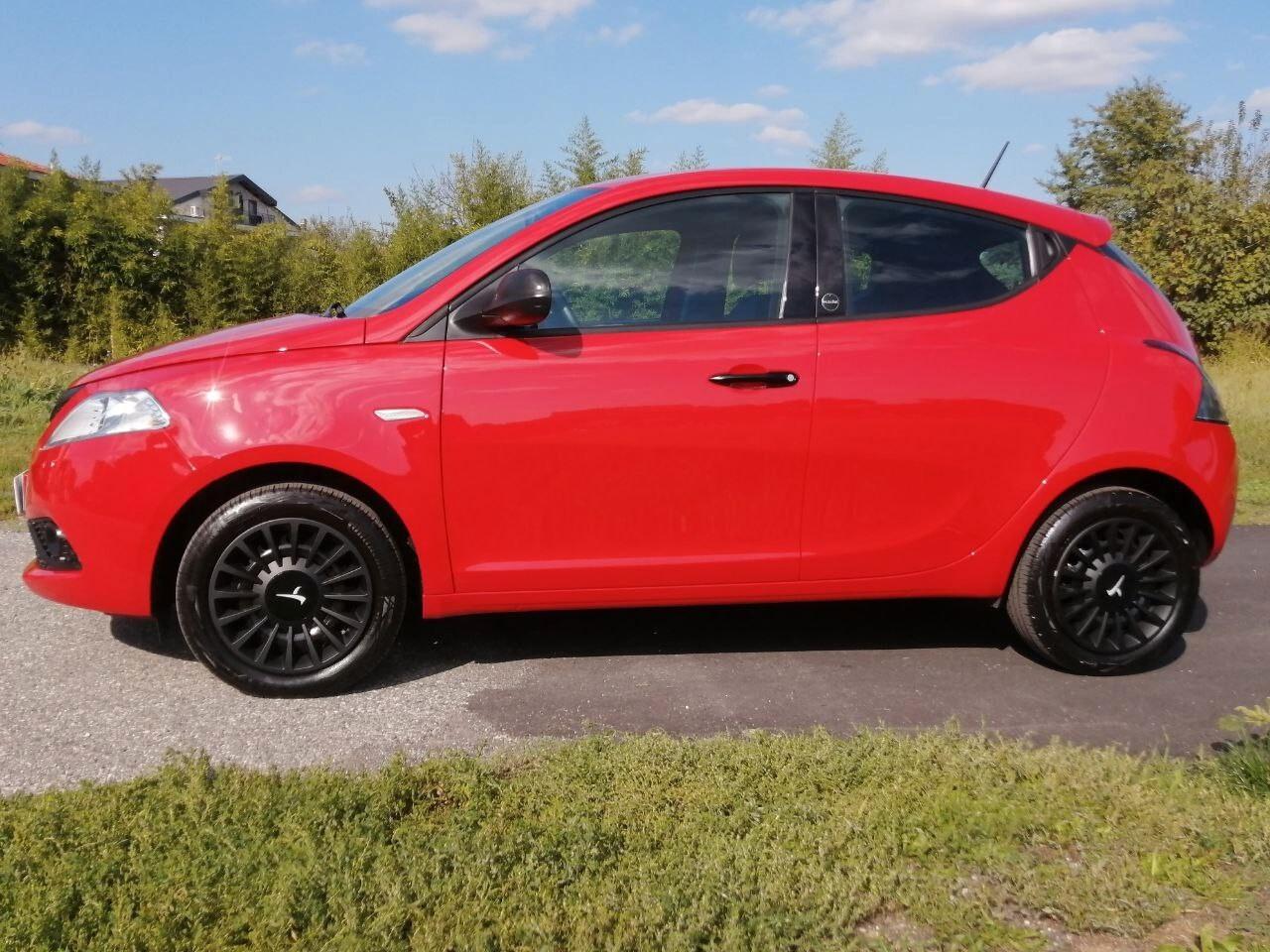 Lancia Ypsilon 1.0 FireFly 5 porte S&S Hybrid Ecochic