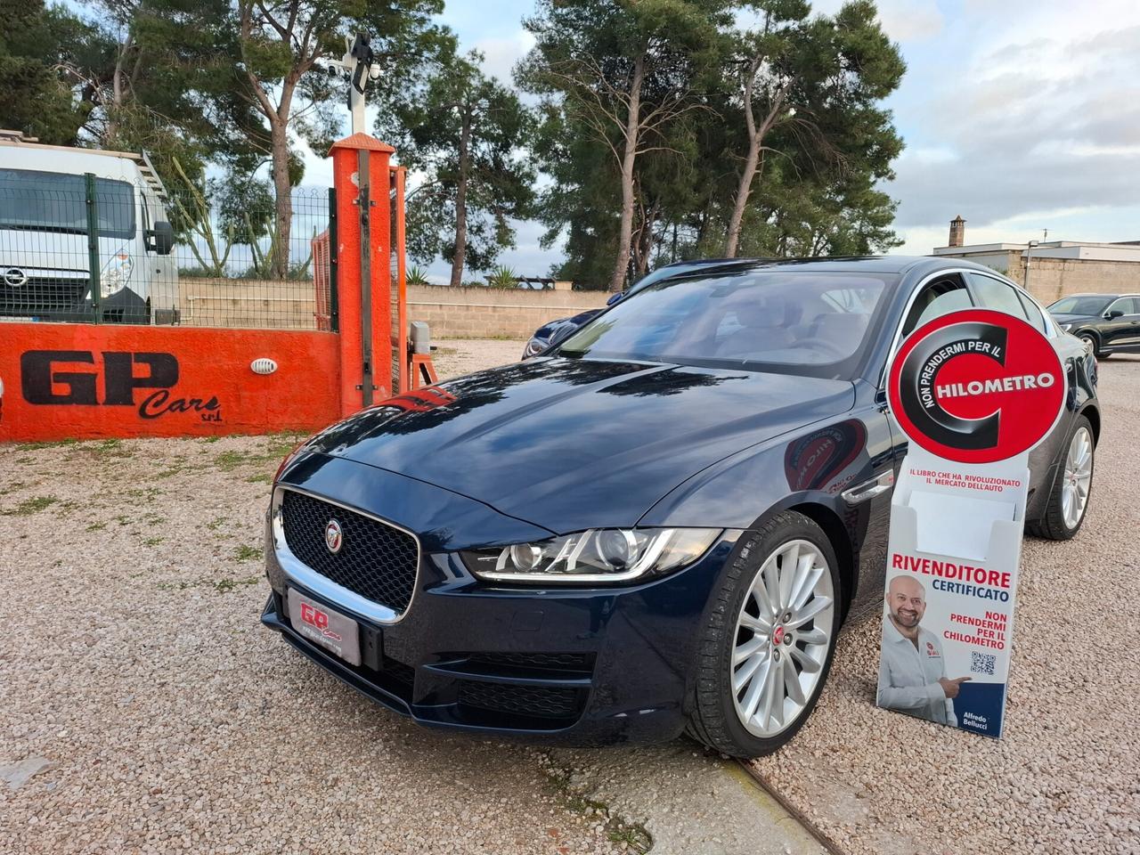 Jaguar XE 2.0 D 180cv *SOLO 23.000 KM*