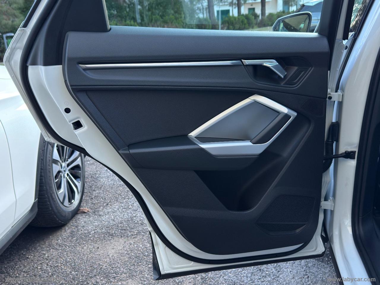 AUDI Q3 SPB 35 TDI S tronic Business Plus