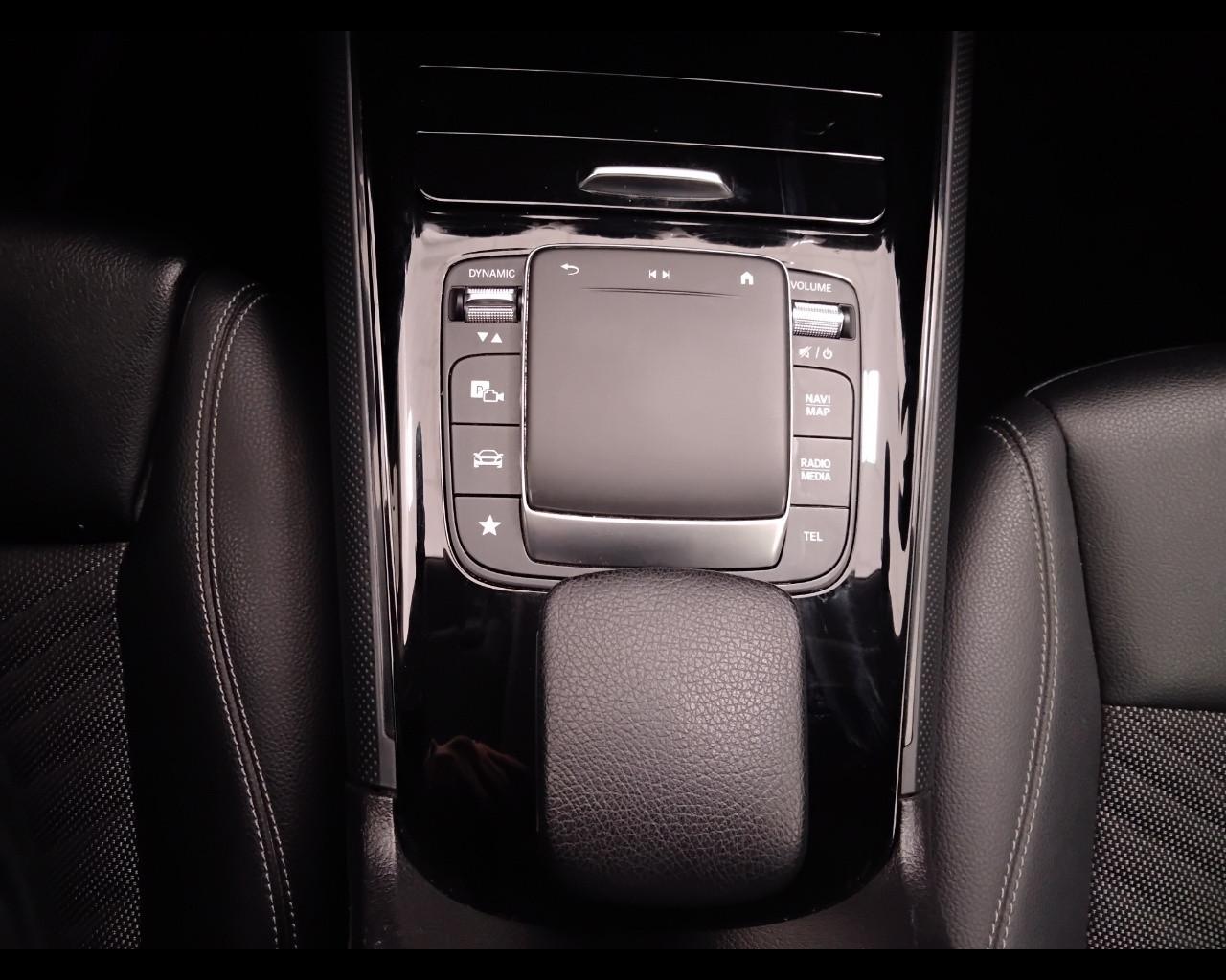 Mercedes-Benz Classe B - W247 2018 - B 180 d Sport auto