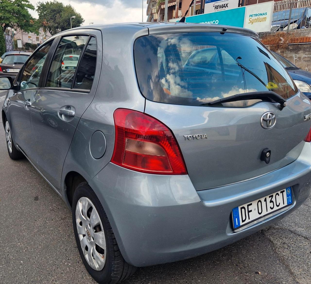Toyota Yaris 1.4 D-4D 5 porte Sol automatica