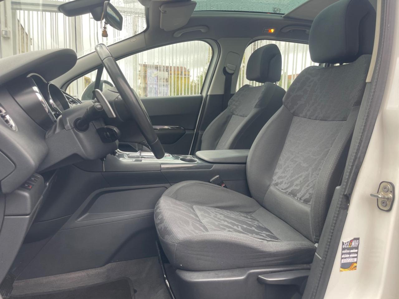 Peugeot 3008 1.6 e-HDi 112CV cambio robotizzato Stop&Start Allure