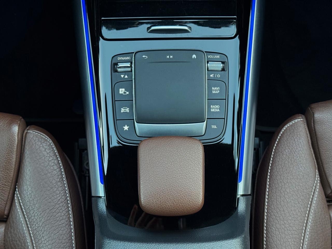Mercedes-Benz GLA 200 d Premium Plus AMG TETTO