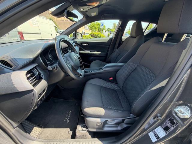 TOYOTA C-HR 1.8 Hybrid E-CVT Business