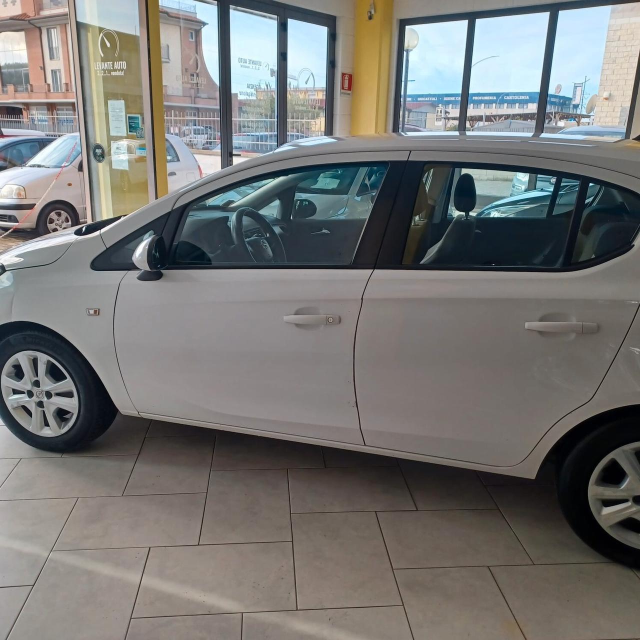 NEOPATENTATI EURO 6 CORSA 1.3 MJTD