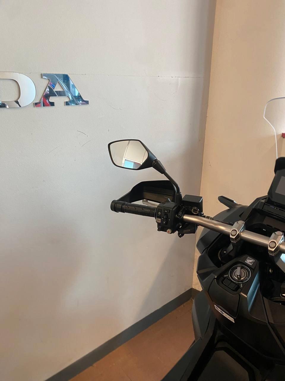 Honda ADV 350