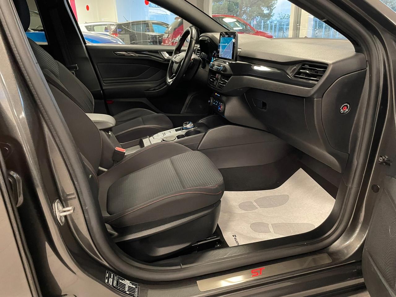 Ford Focus 1.5 EcoBlue 120cv A8 ST-Line