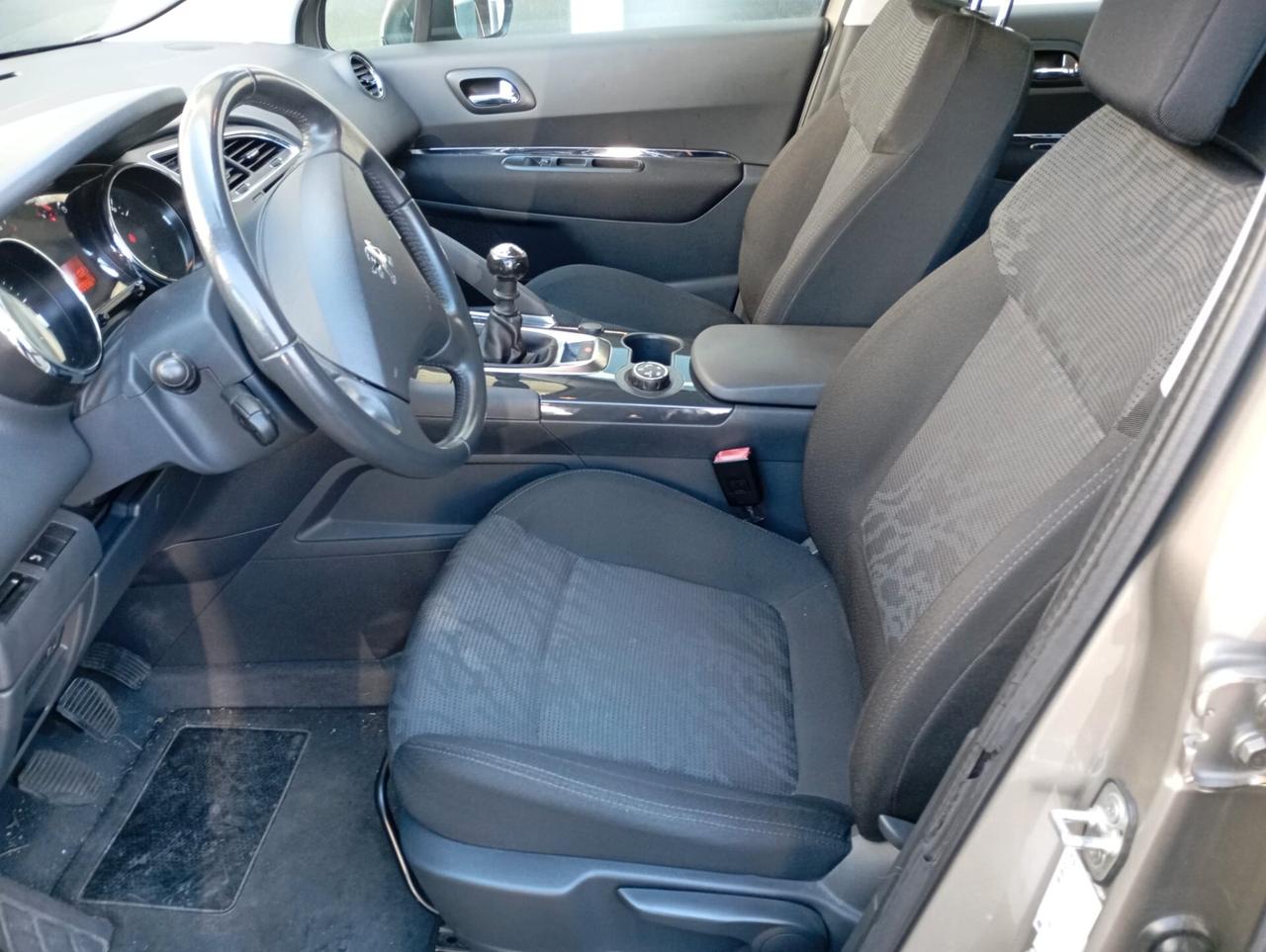 Peugeot 3008 1.6 HDi 8V Active-2011