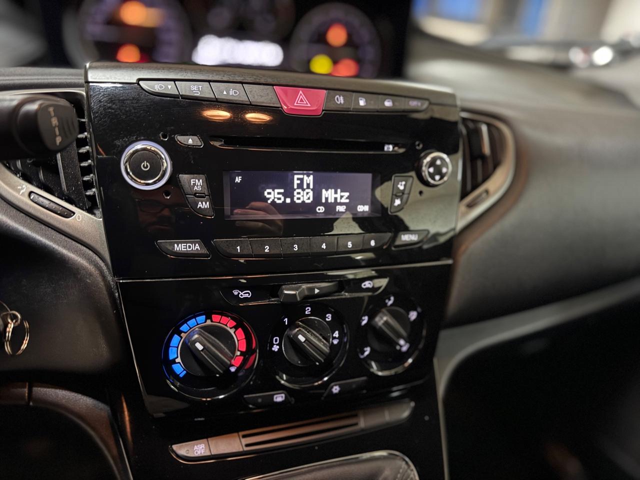 Lancia Ypsilon 1.2 69 CV 5 porte GPL Ecochic Gold