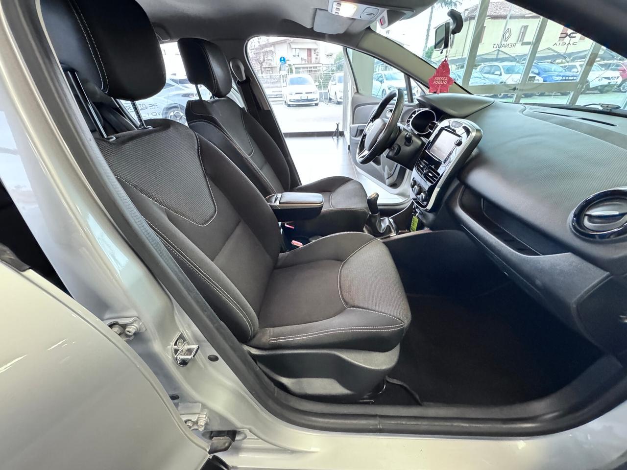 Renault Clio 1.2 75 CV 5 porte Duel