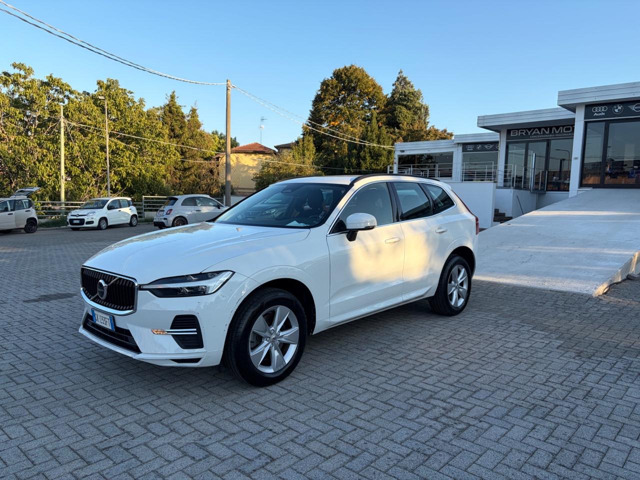 Volvo XC 60 XC60 B4 (d) AWD GEARTRONIC MOMENTUM PRO