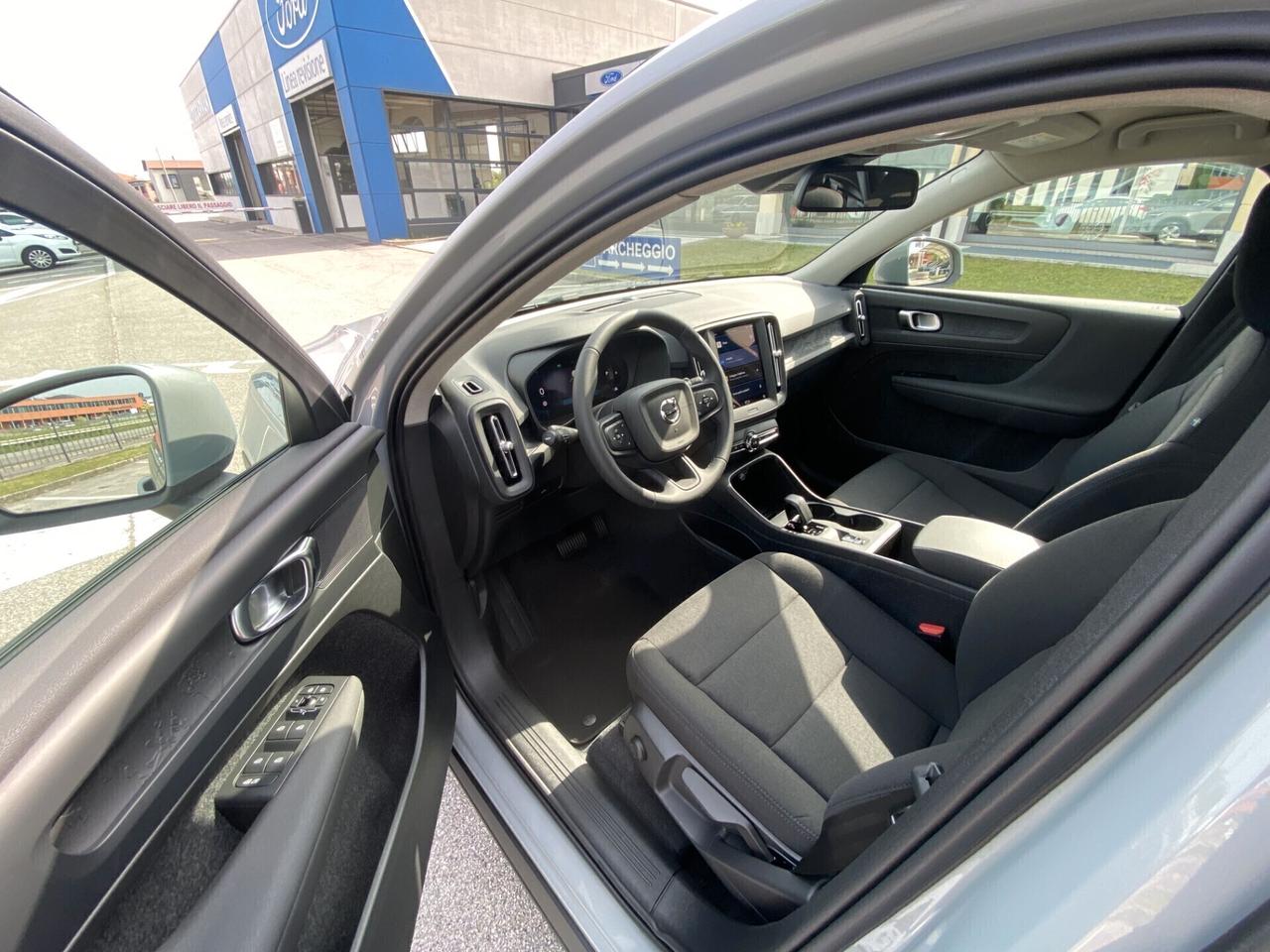 Volvo XC40 B3 (Benzina/Hybrid) Autom. Essential