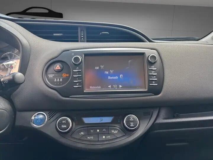 Toyota - Yaris 1.5 Hybrid Lounge