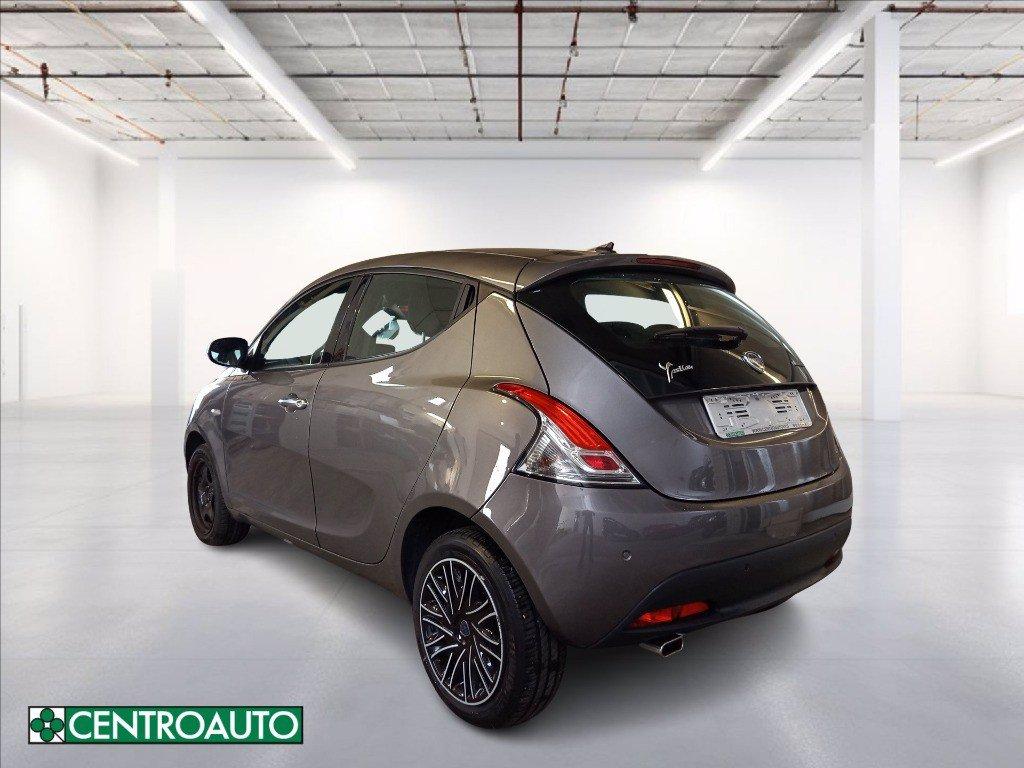 LANCIA Ypsilon 1.0 firefly hybrid Gold s&s 70cv 5p.ti del 2023