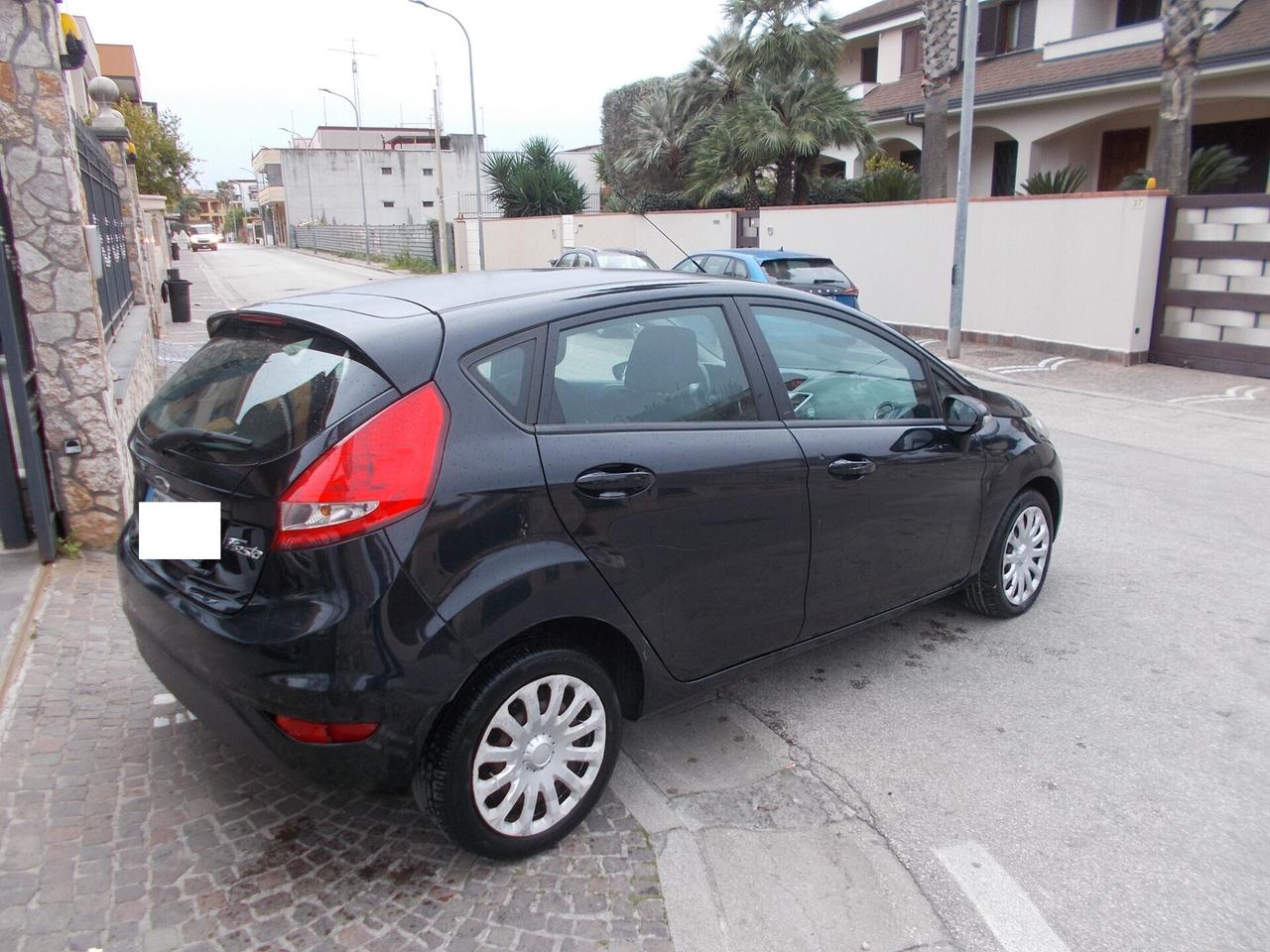 Ford Fiesta 1.4 16V 5p. Bz.- GPL Titanium Bs.