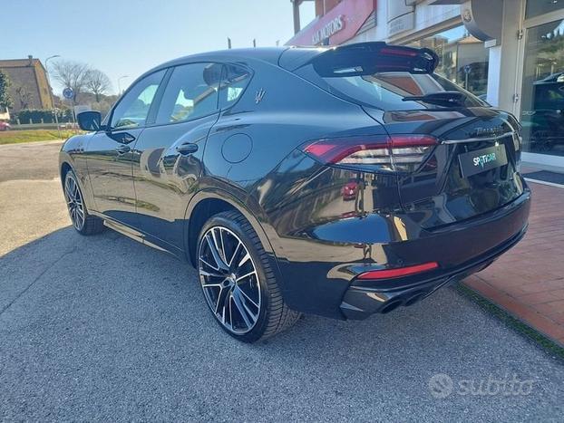 Maserati Levante V8 580 CV AWD Trofeo MY 22