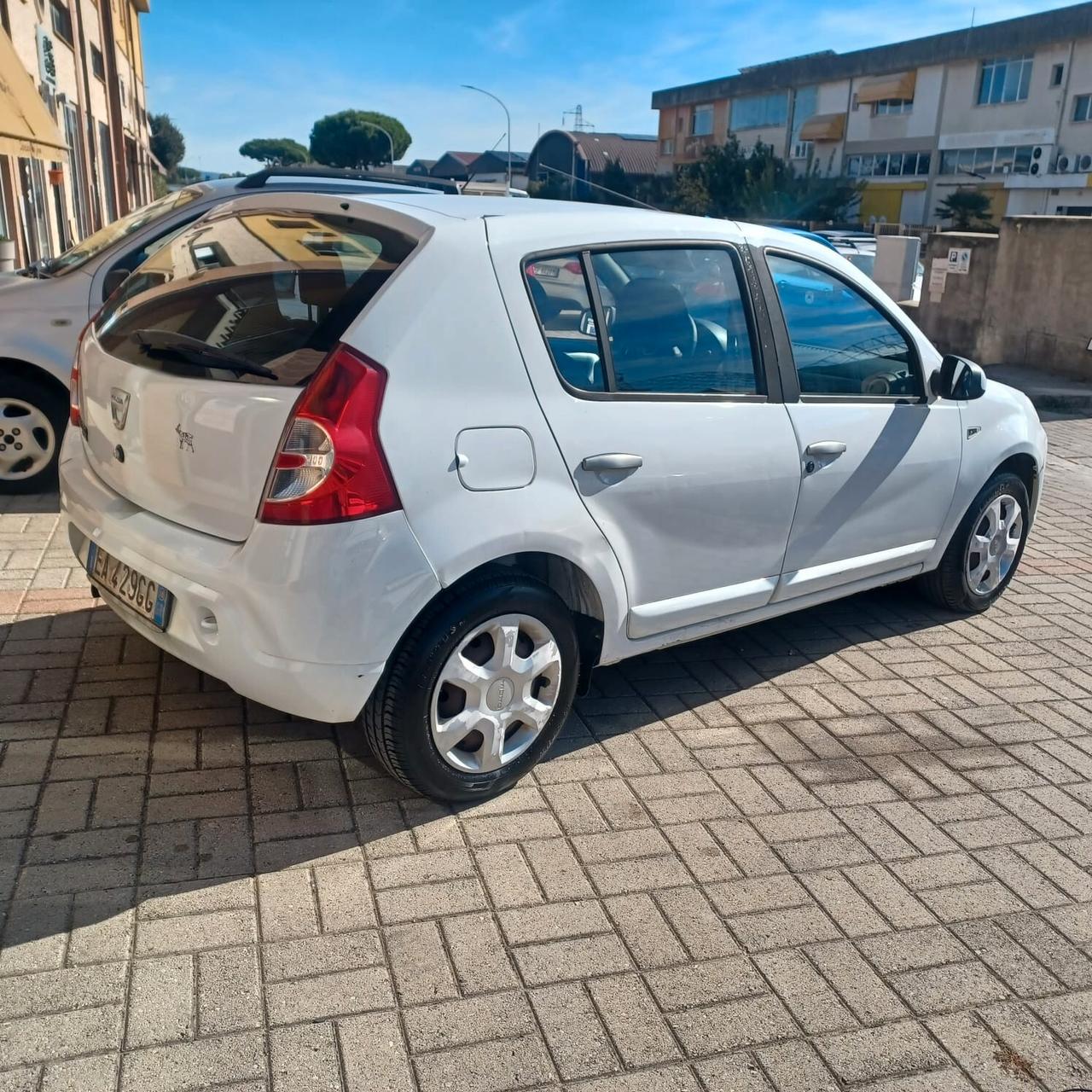 153.628KM ECONOMICA GPL DI FABBRICA SANDERO 1.4