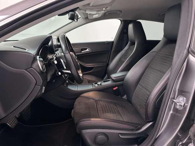Mercedes-Benz CLA 200 Automatic Premium