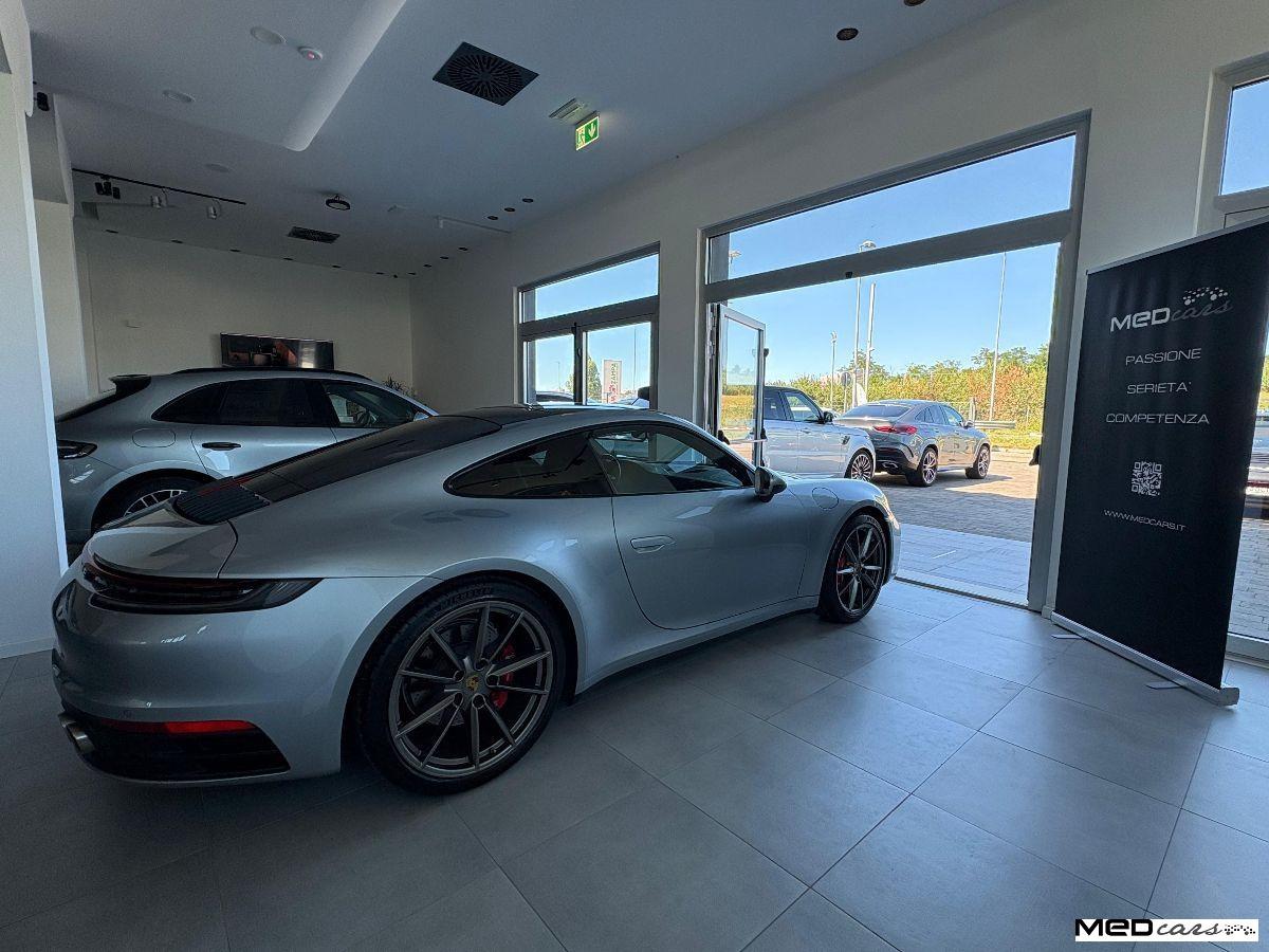 PORSCHE - 992