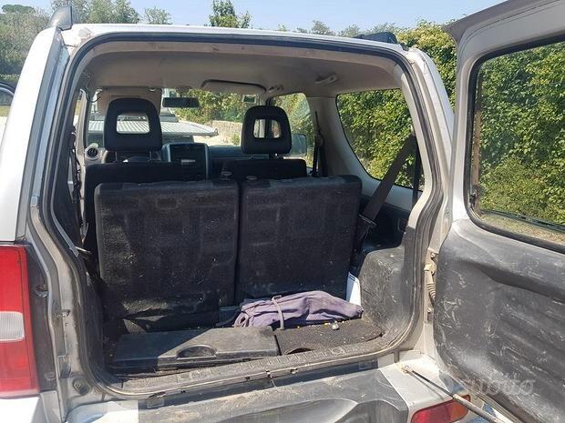 Suzuki Jimny 1.5 DDiS 86CV 4x4 JLX