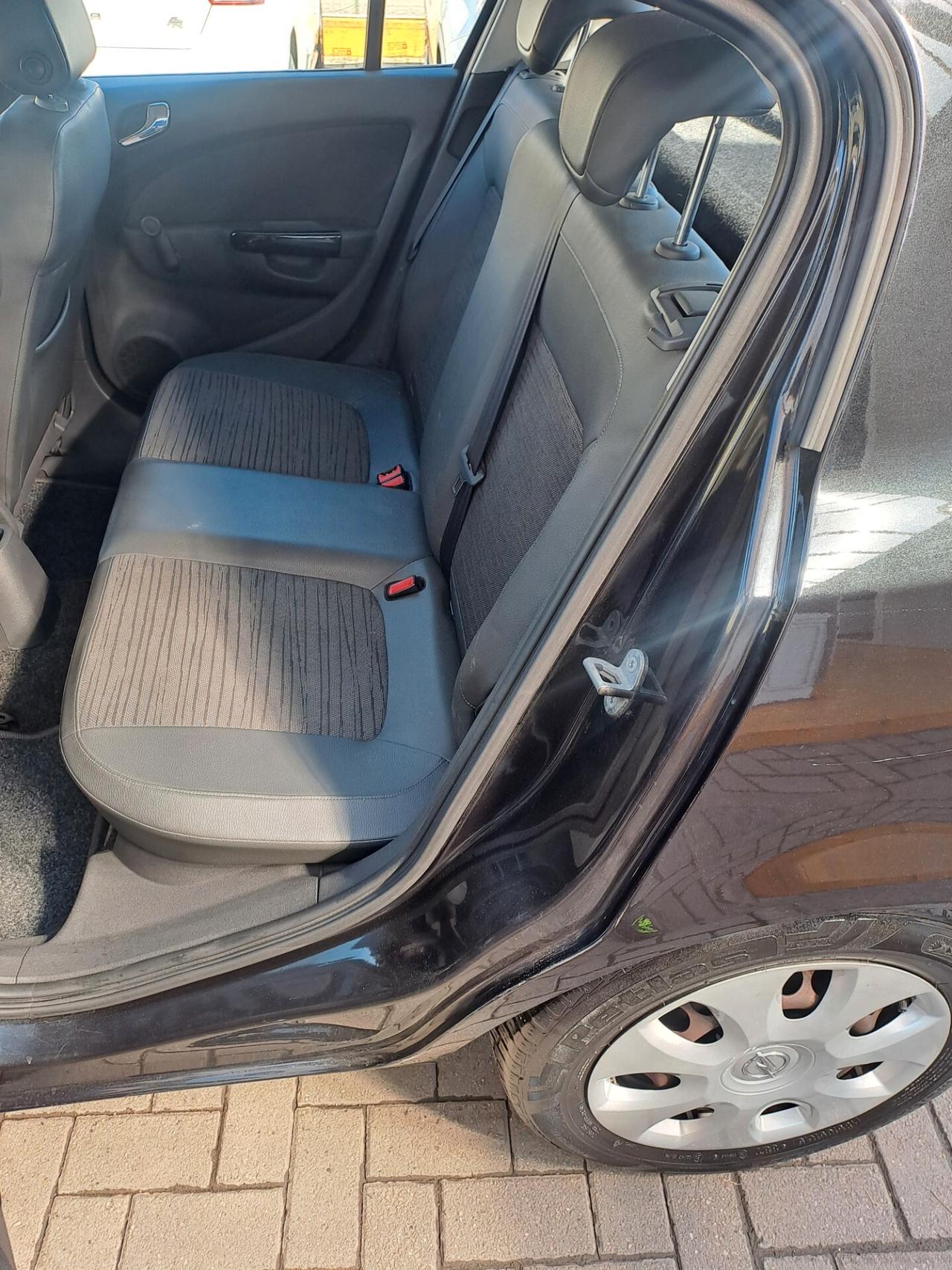 Opel Corsa 1.2 85CV 5 porte GPL-TECH Edition