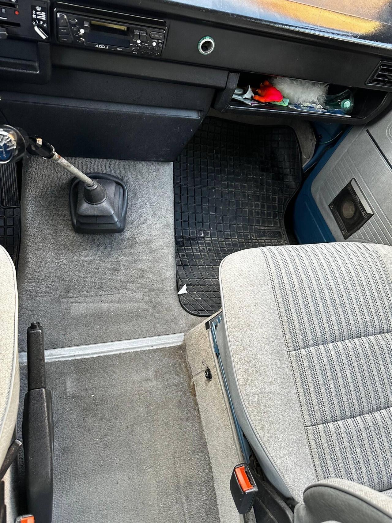 Volkswagen T3 MULTIVAN - 6 POSTI