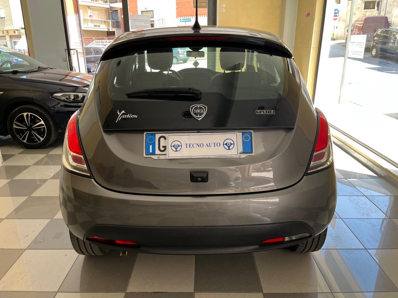 Lancia Ypsilon 1.0 FireFly 5 porte S&S Hybrid Gold Plus