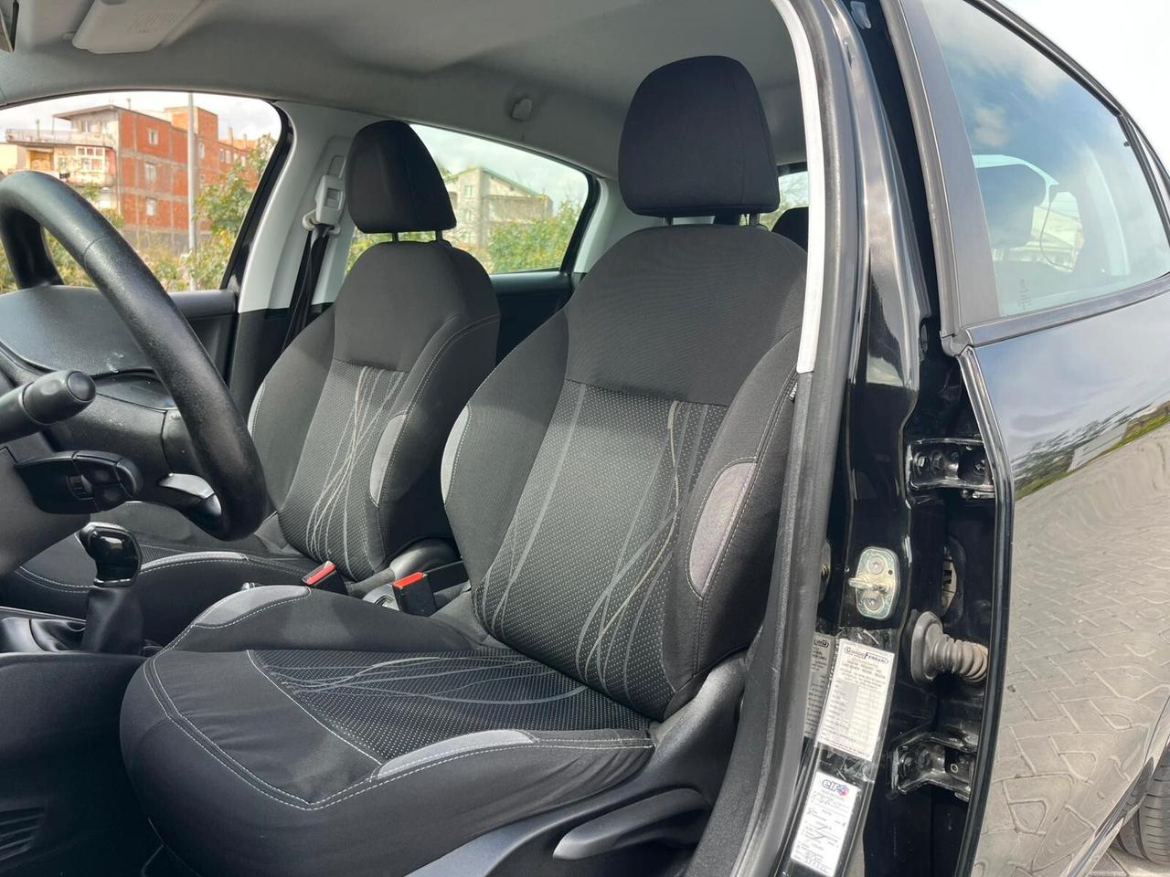 Peugeot 208 1.4hdi NEOPATENTATI CHIAMA 2013