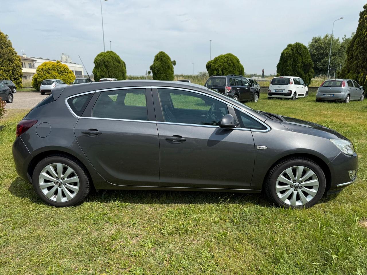 Opel Astra 1.4 5 porte Cosmo NEOPATENTATI