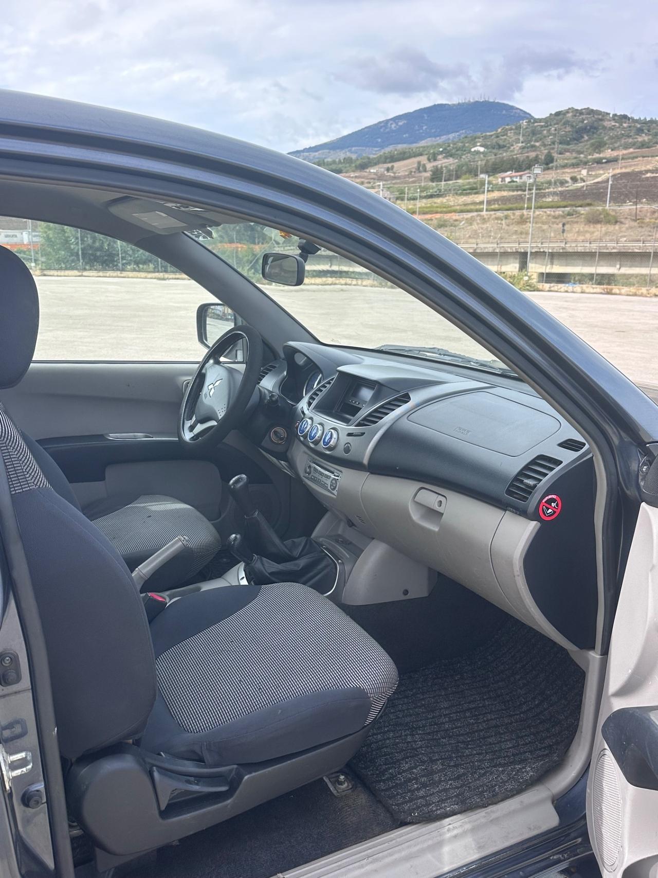 Mitsubishi L200 2.5 DI-D/136CV Single Cab Inform