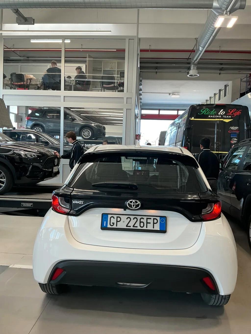 Toyota Yaris 1.0 5 porte Active
