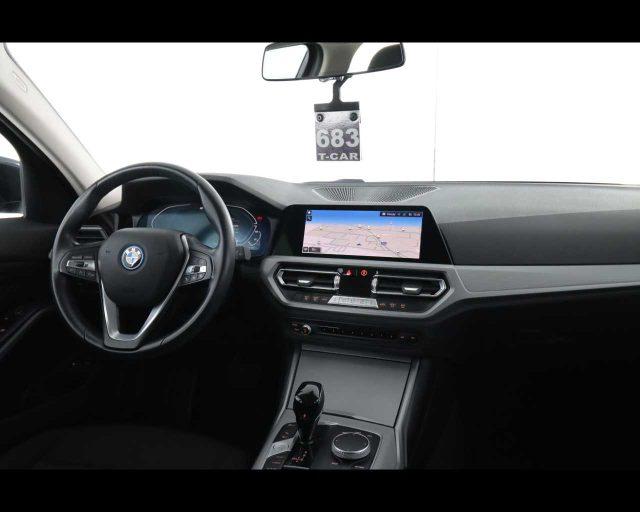 BMW 330 e Touring Business Advantage