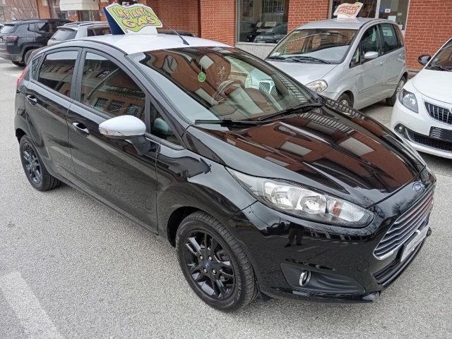 FORD Fiesta 1.4 5 porte Bz.- GPL Black & White Edition