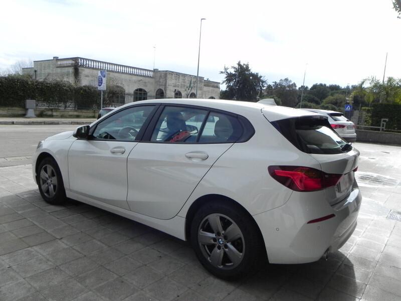 Bmw 118 118d 5p. Business Advantage