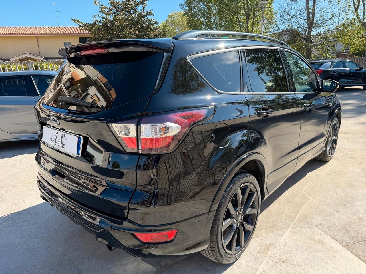 Ford Kuga 1.5 TDCI 120 CV S&S 2WD ST-Line