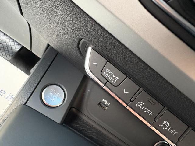 AUDI A4 Avant 40 2.0 TDI quattro S tronic S line edition.