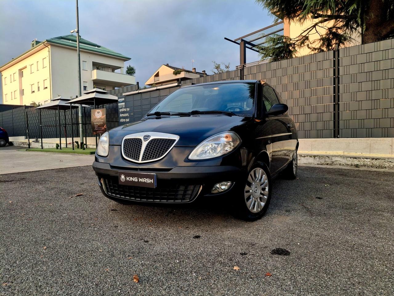 Lancia Ypsilon 1.2 Momo Design