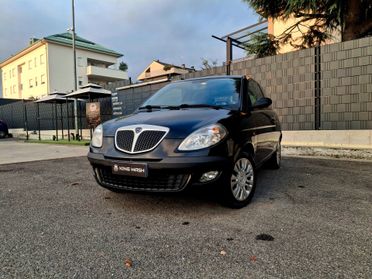 Lancia Ypsilon 1.2 Momo Design