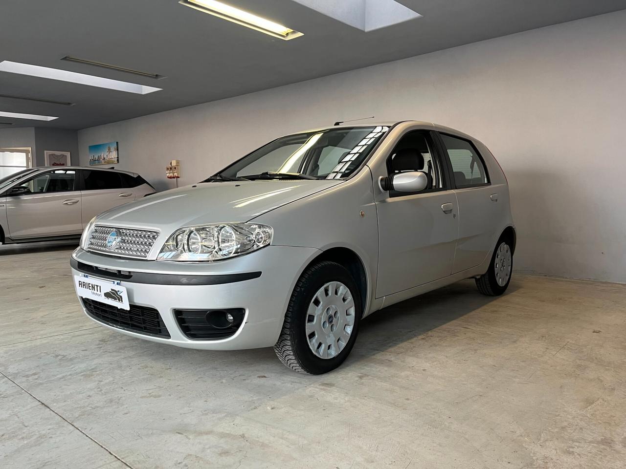 Fiat Punto 1.2cc BENZ 60cv - OK NEOPAT. - 5 PORTE