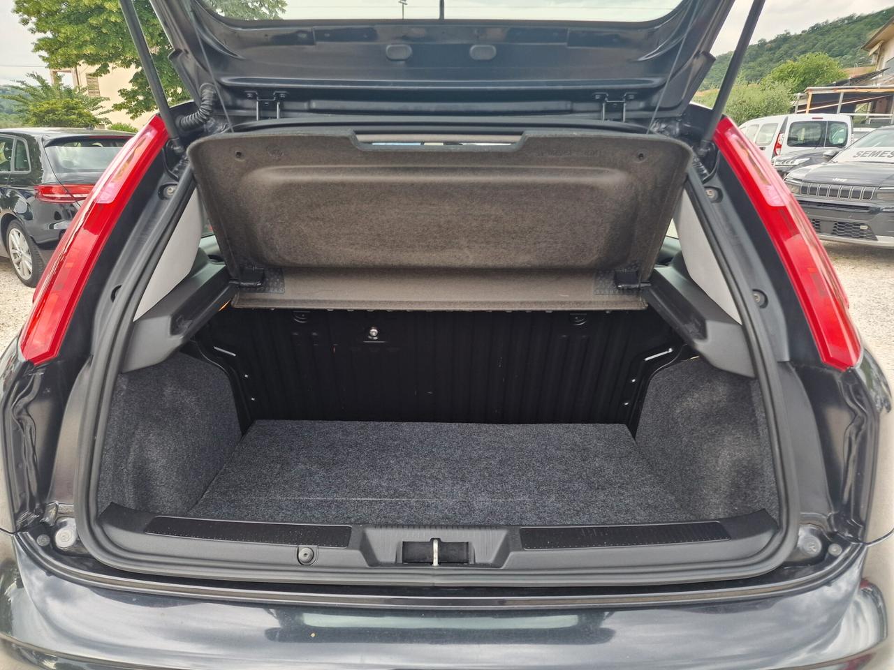 Fiat Punto 1.4 8V 5 porte Natural Power Street