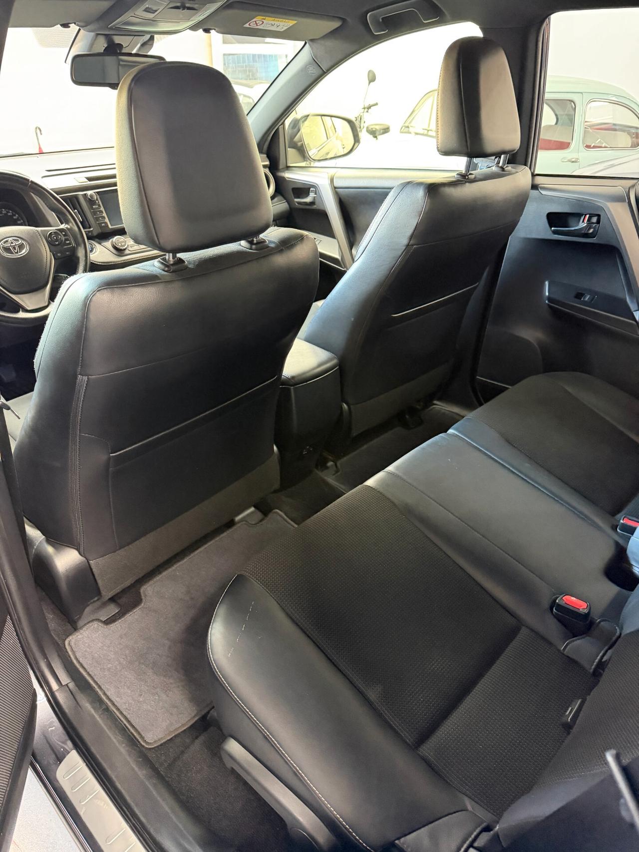 Toyota RAV 4 RAV4 2.0 D-4D 2WD Lounge