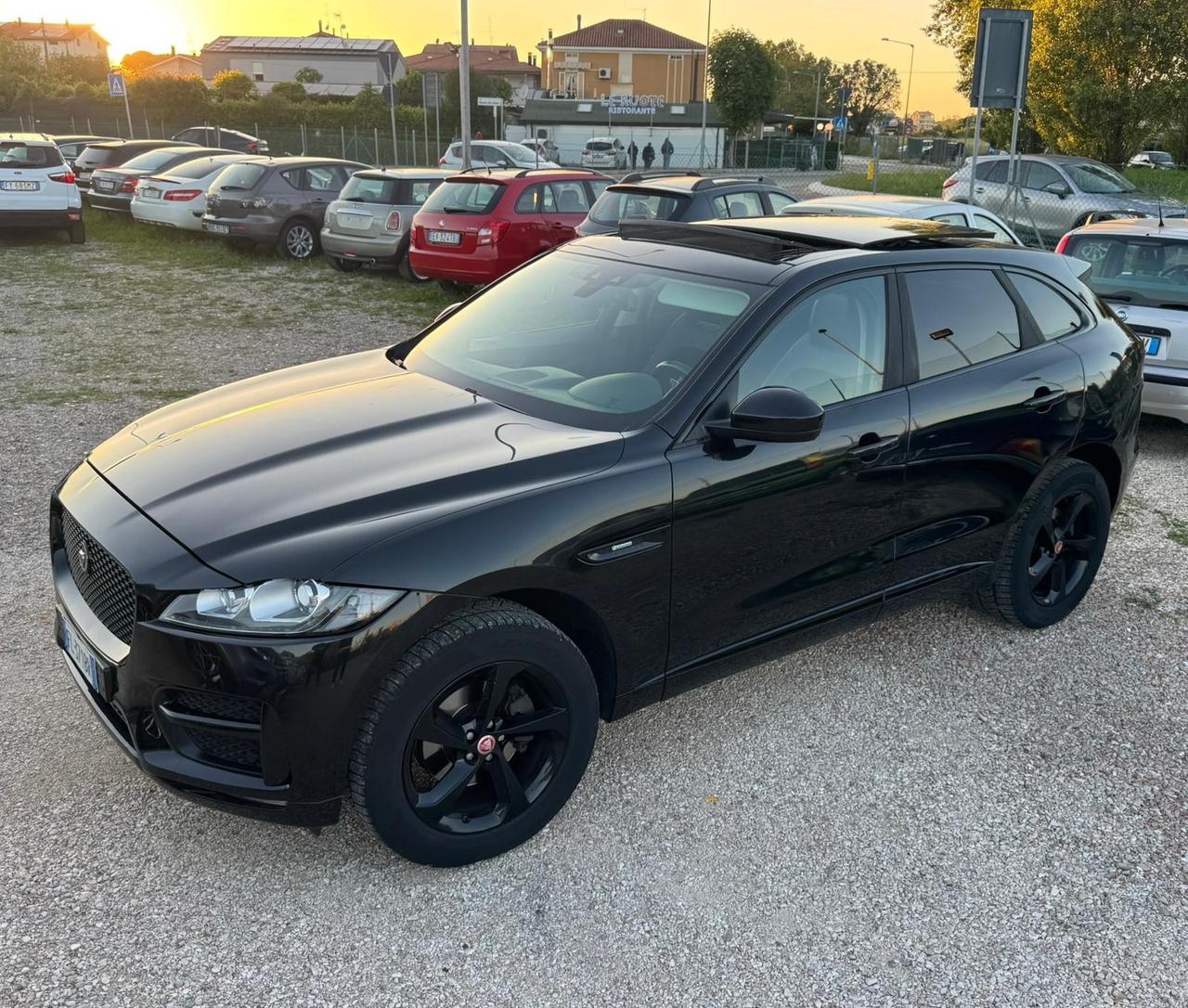 Jaguar F-Pace 2.0 D 180 CV AWD aut. R-Sport