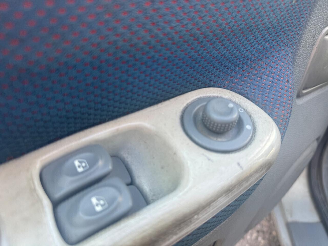 Renault Twingo 1.2i 16V cat 2004
