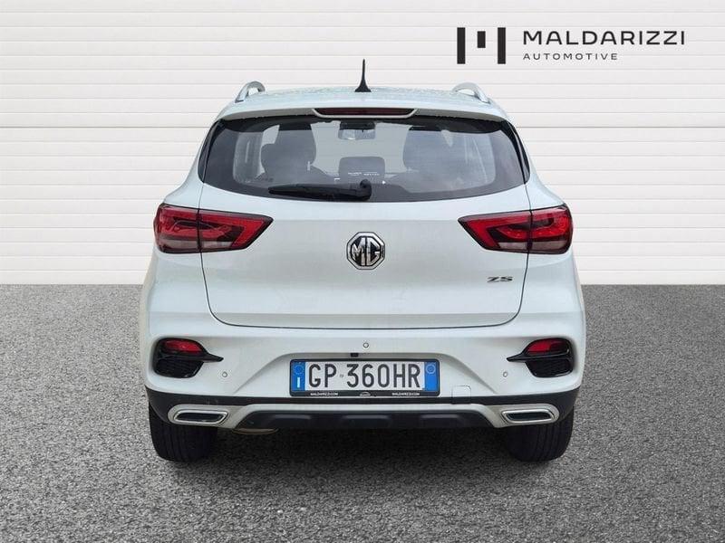 MG ZS Benzina MG ICE 1.5L MT LUX Dover White DARK interior