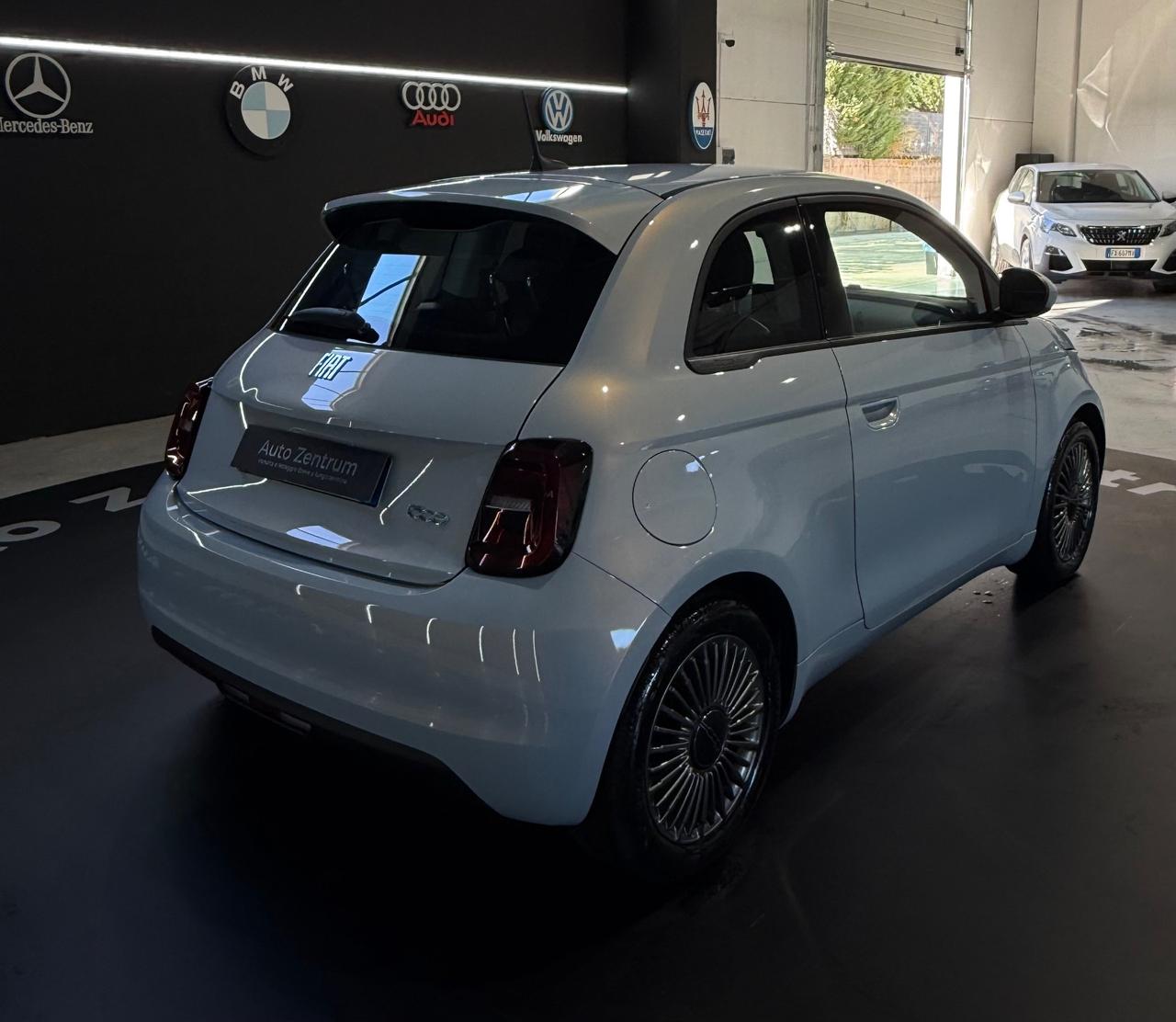 Fiat 500 500e Berlina 42 kWh Passion