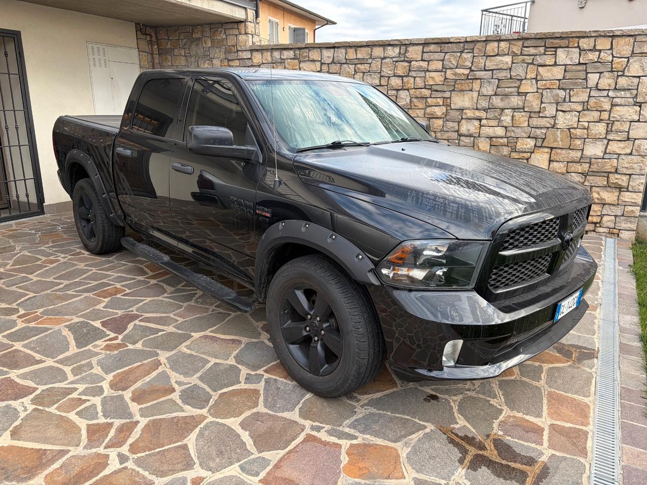 Dodge RAM 1500 HEMI 5.7 V8